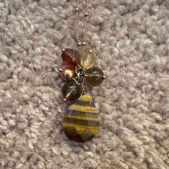 Avon Elegant Gold Tone Necklace with Faux Tiger’s Eye Pendant - Picture 3 of 5